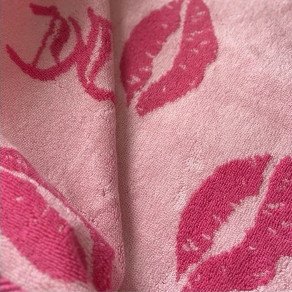 Juicy Couture questions leave